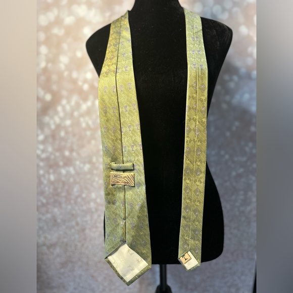 Classic Off Island by Tommy Bahama Tie - Picture 3 of 5